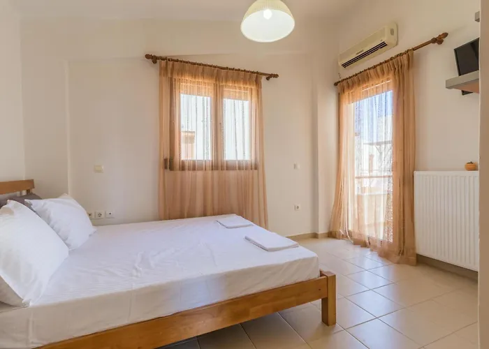 شقة Golden Maisonette Retreat *