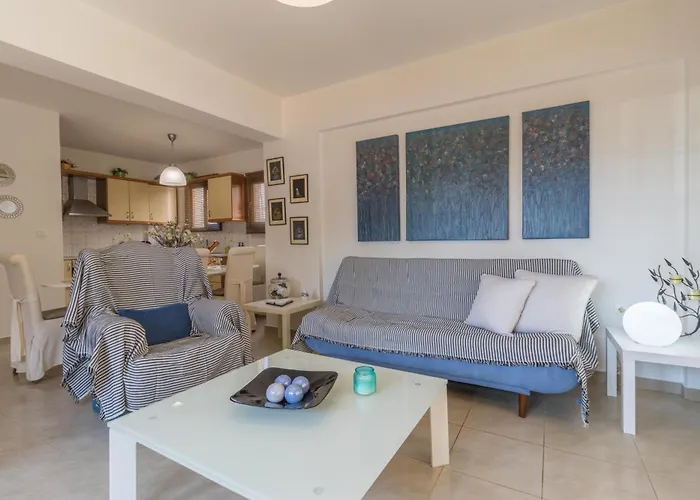 شقة Golden Maisonette Retreat *