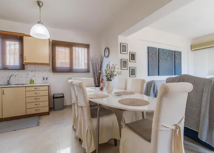 شقة Golden Maisonette Retreat